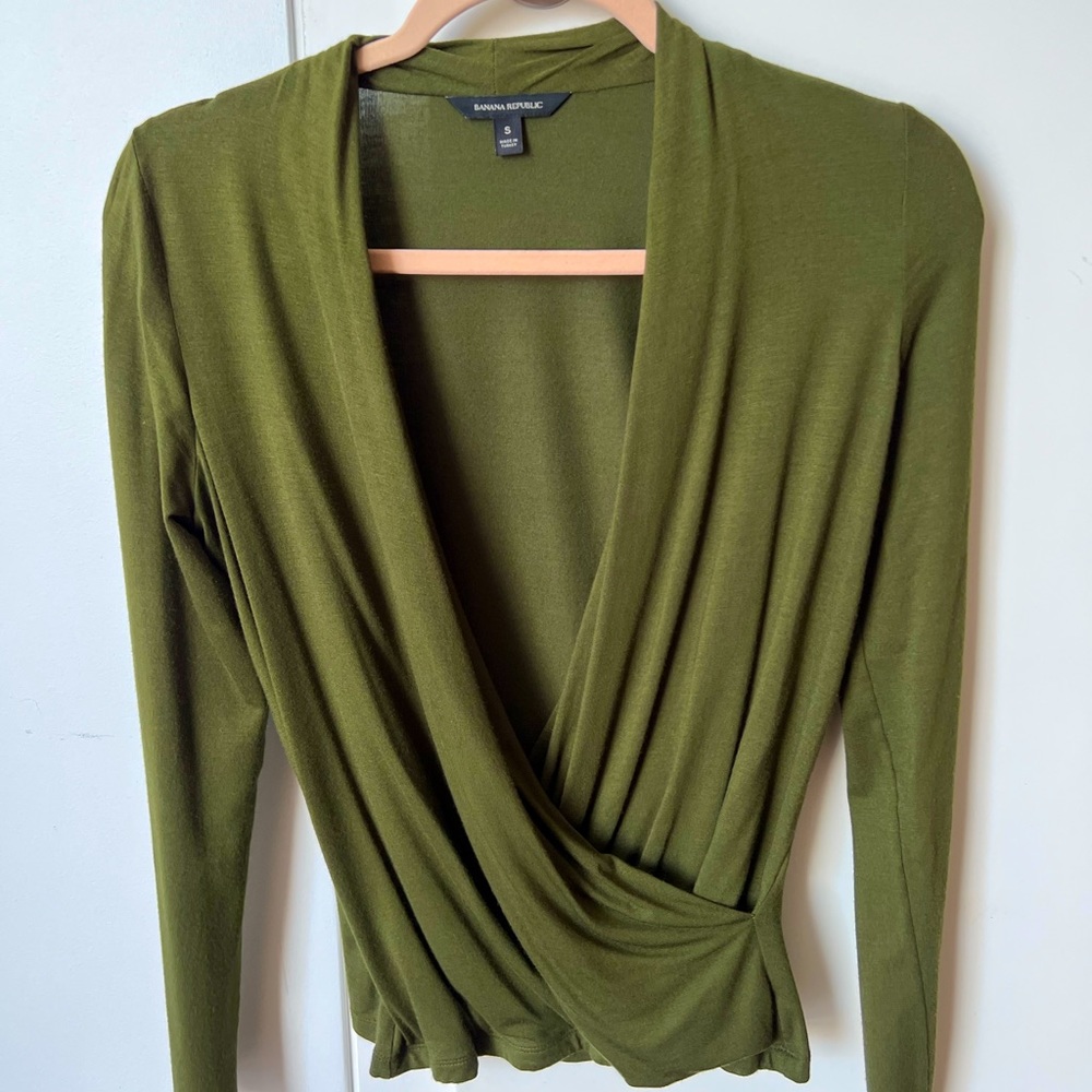 Banana Republic mock wrap top. Beautiful color and great fit! Flattering!